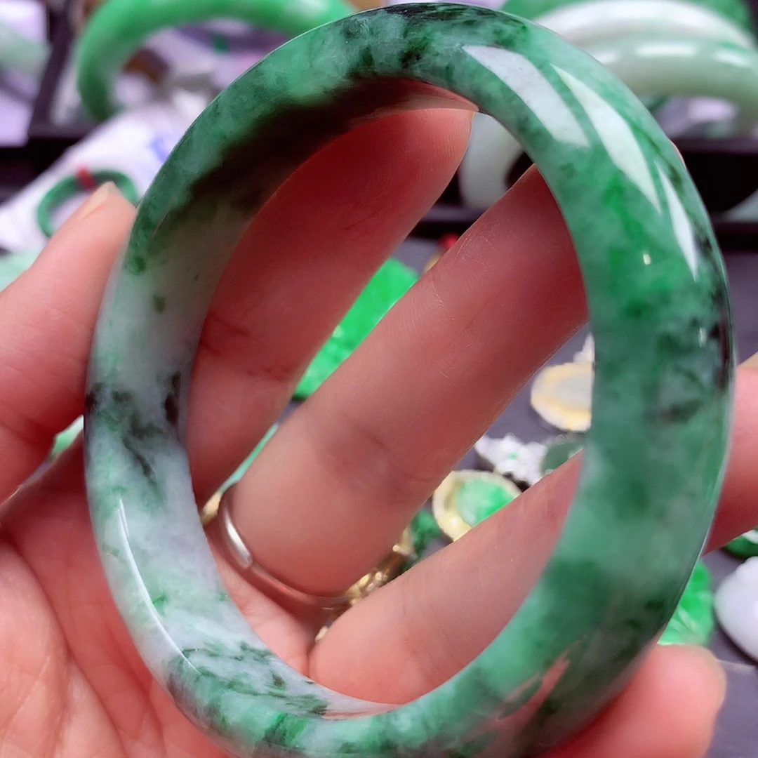 翡翠未镶嵌手镯翡翠