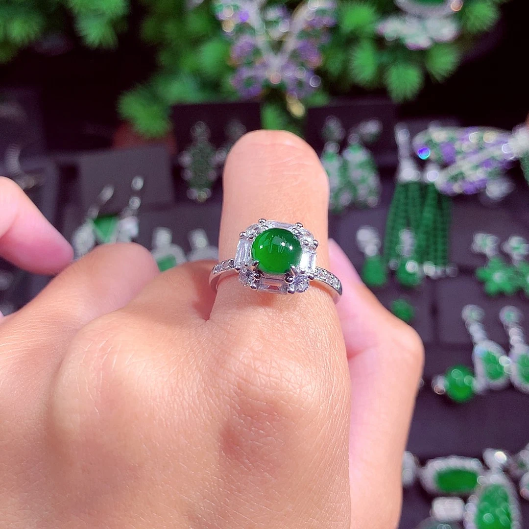 颈饰未镶嵌翡翠天然