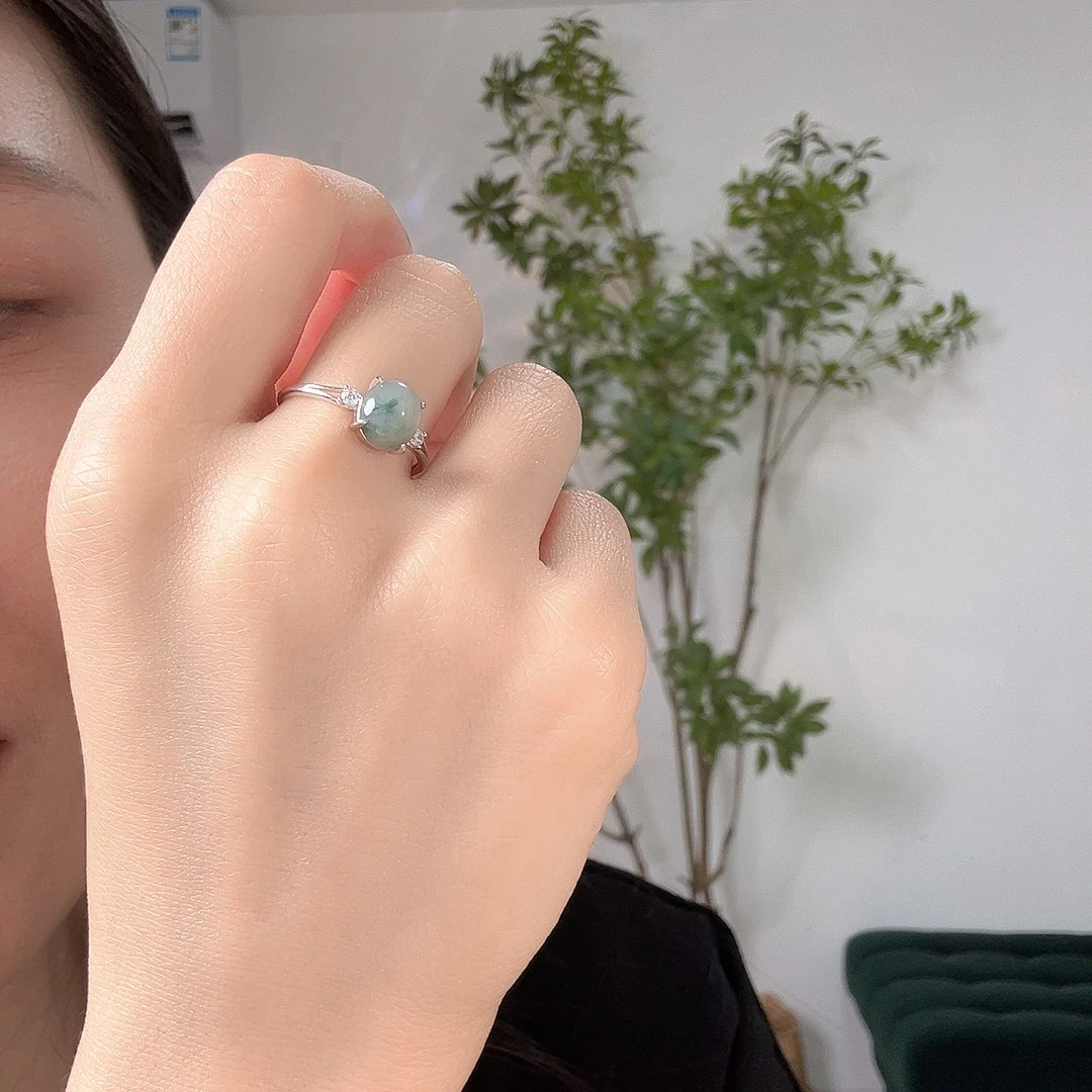 翡翠戒指未镶嵌绿