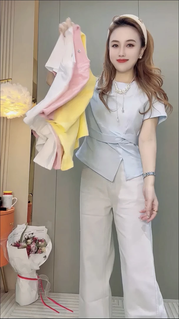 2025夏季欧洲站圆领正肩开叉短袖T恤女新款洋气减龄修身显瘦上衣