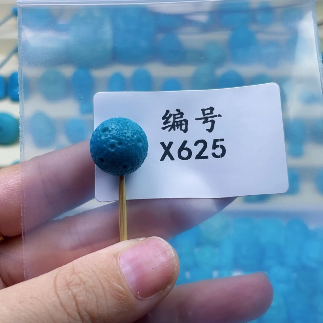 雪***意未镶嵌绿松石天然原矿绿松石雕件