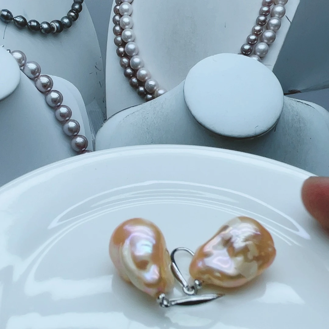 淡水珍珠颈饰钛钢