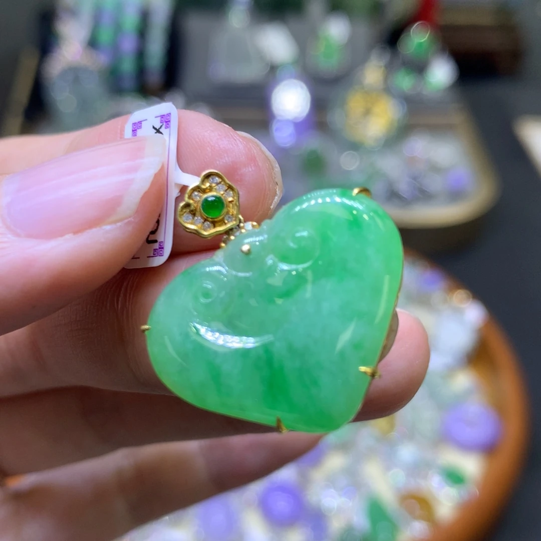 翡翠18K金镶嵌颈饰翡翠吊坠项链