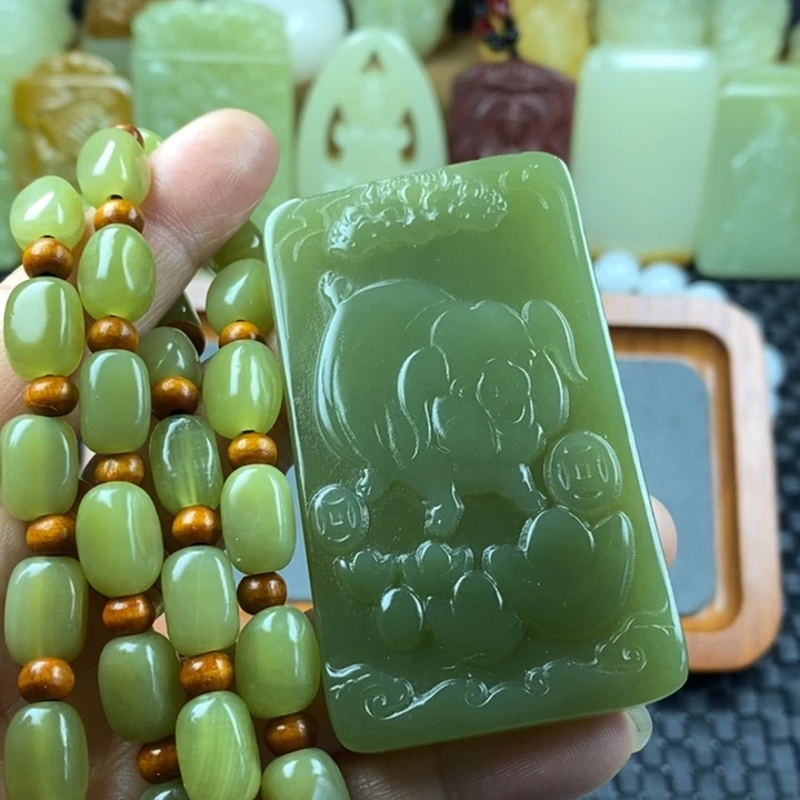 昆仑料生肖猪一套