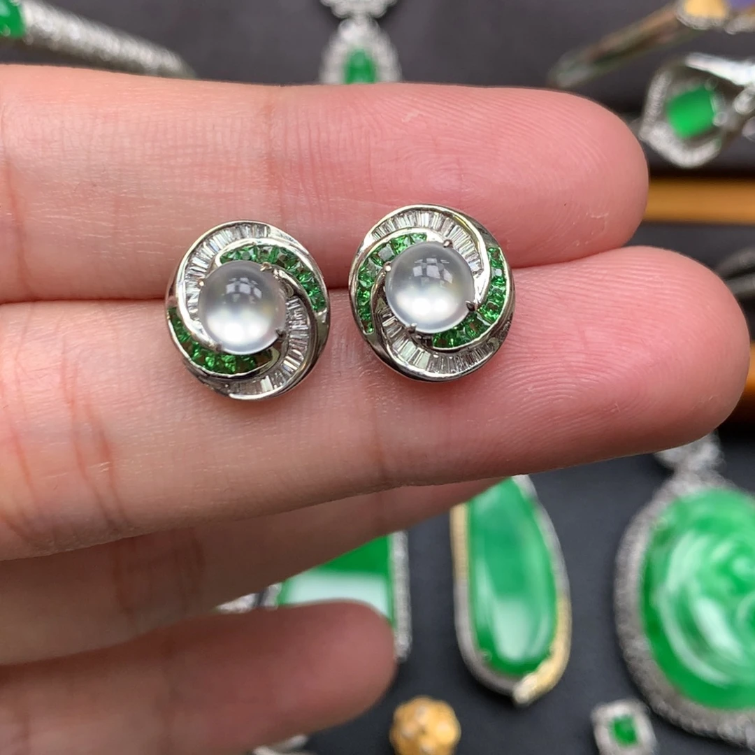 翡翠18K金镶嵌耳饰