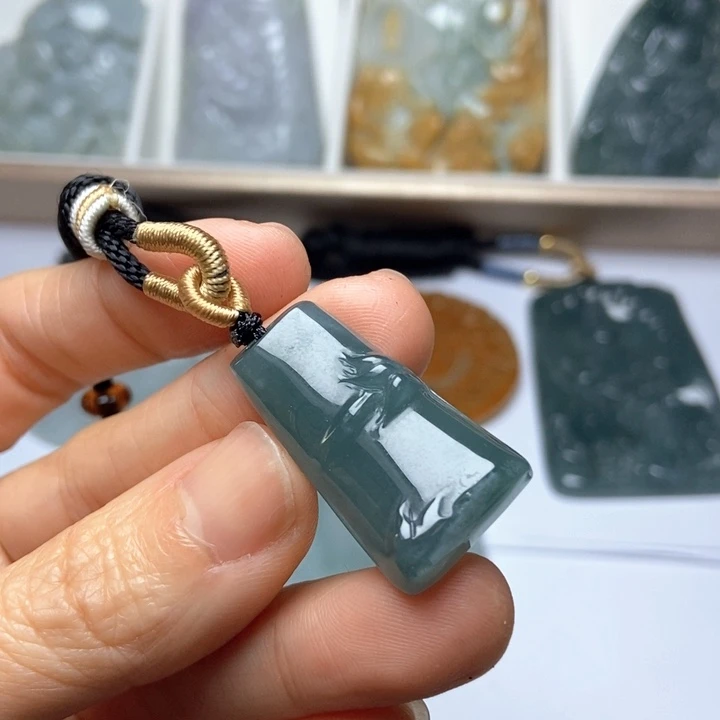 翡翠未镶嵌挂件翡翠