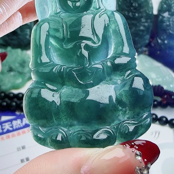 翡翠颈饰未镶嵌天然的A货翡翠多样性发货