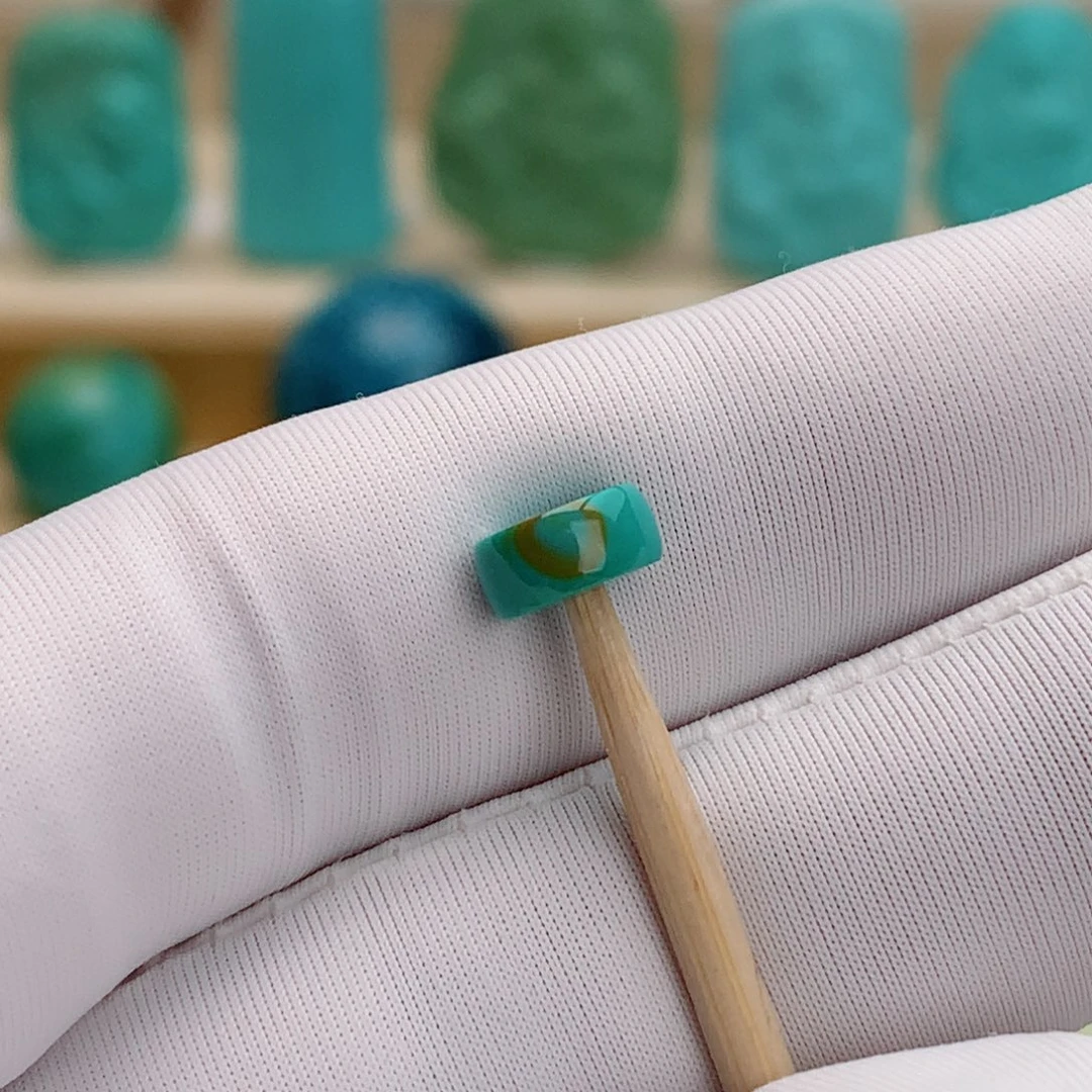 绿松石未镶嵌挂件