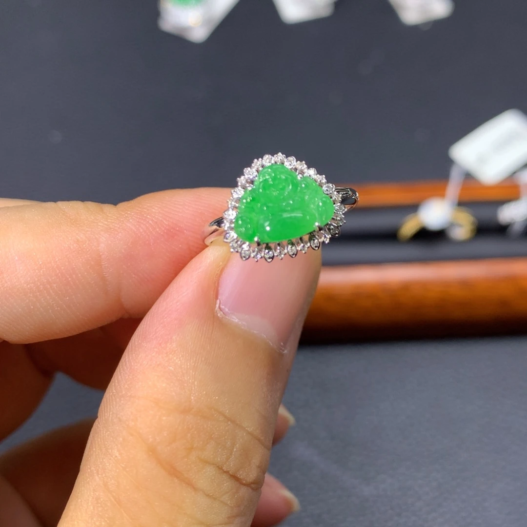 翡翠戒指18K金镶嵌翡翠