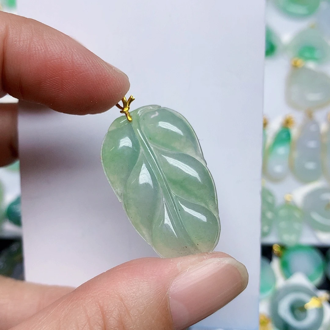 翡翠18K金镶嵌颈饰357788