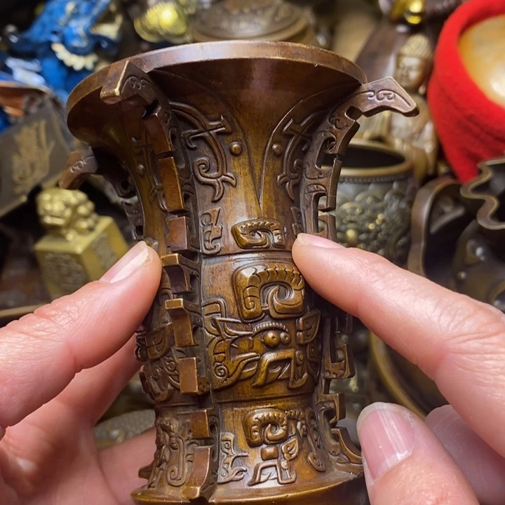 铜器摆件做工精良