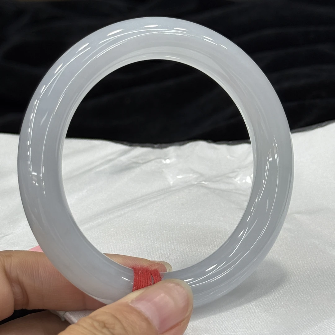 缅甸天然翡翠手镯白月光冰胶圆条美人镯精美时尚女士