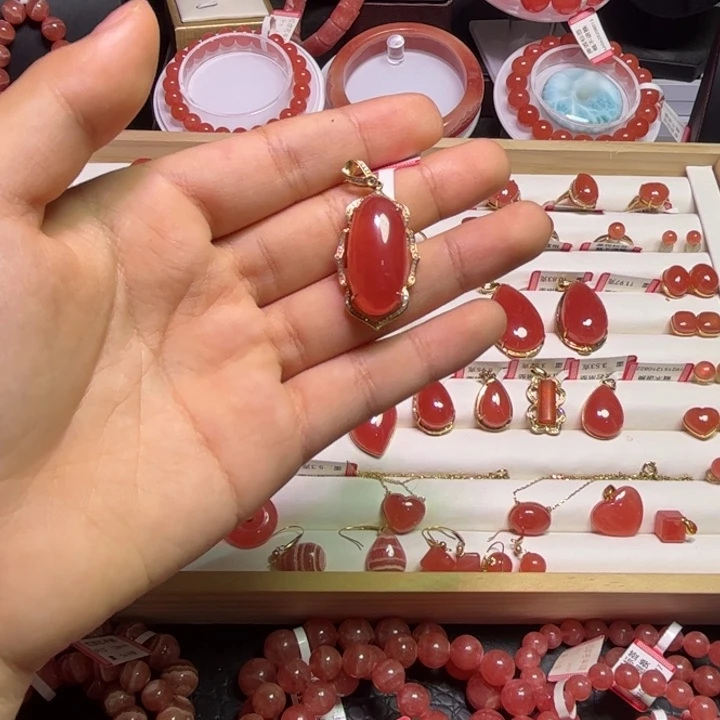 菱锰矿（红纹石）18K金镶嵌颈饰蛋面吊坠7.39g