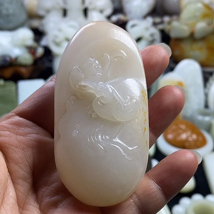 和田玉未镶嵌把件