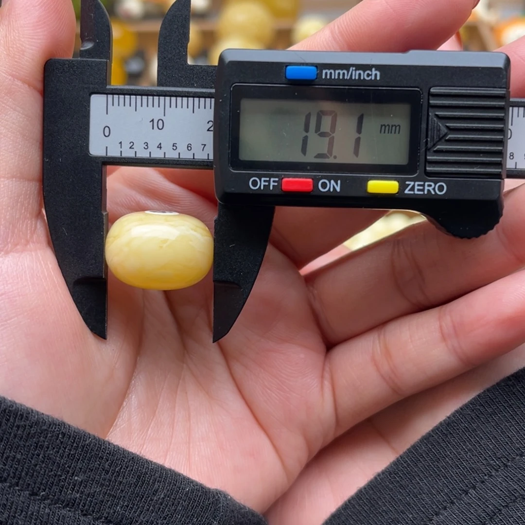 琥珀未镶嵌裸石蜜蜡墩子笑