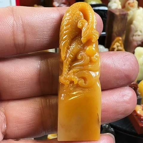 寿山石溜**?寿山黄高山