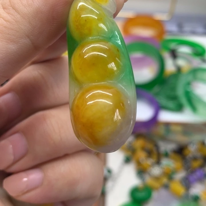 颈饰未镶嵌翡翠吊坠