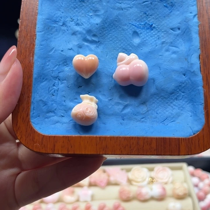 星***朗手串/手链贝壳粉贝小雕