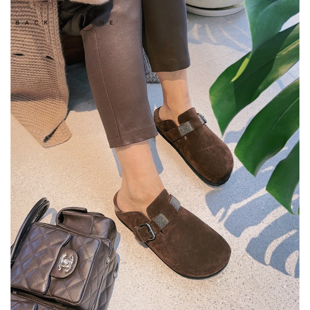 BackAtOne “浓情热巧”B*C珠链牛皮绒面包头拖鞋 BDF-7FL139B-K