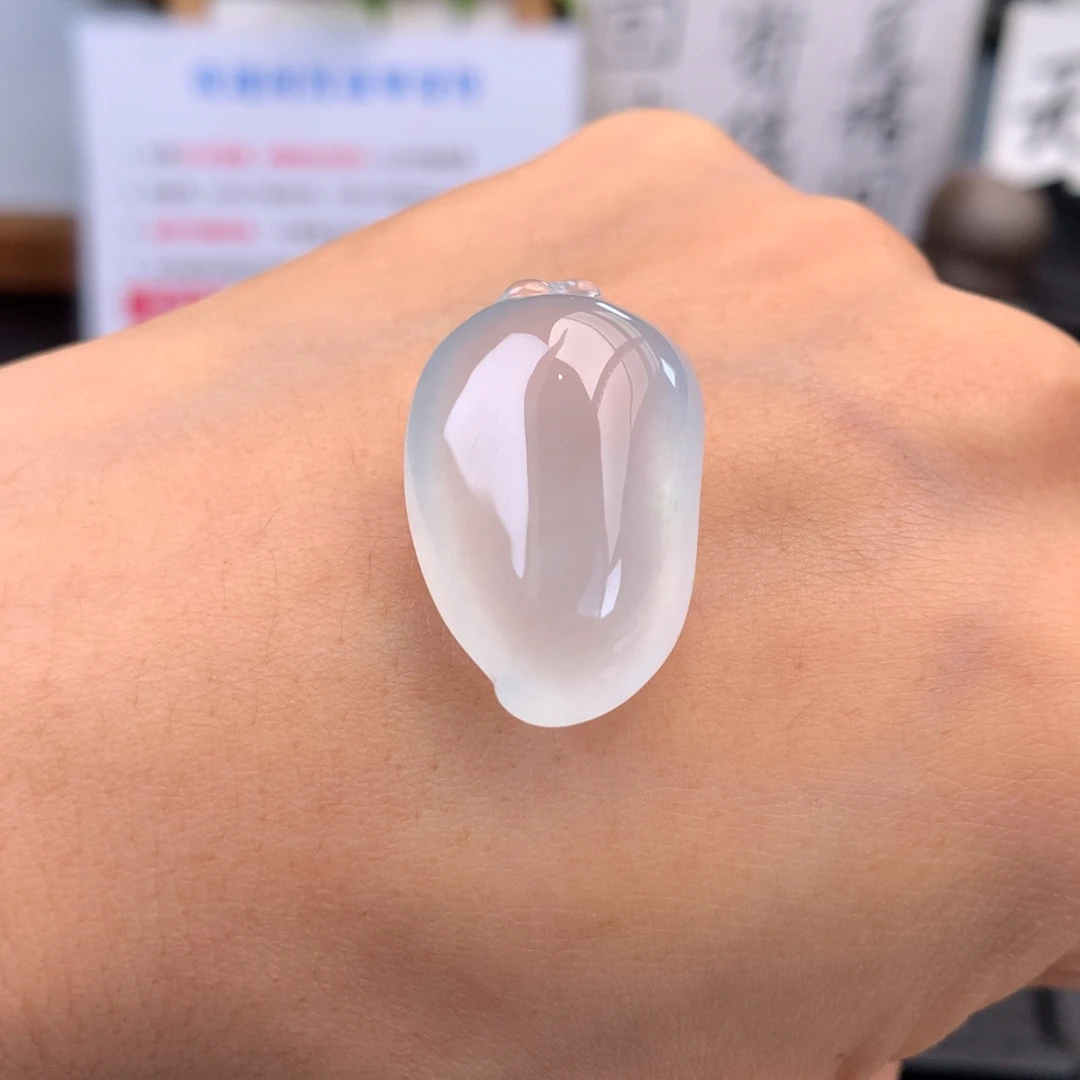 翡翠未镶嵌颈饰白冰福瓜吊坠