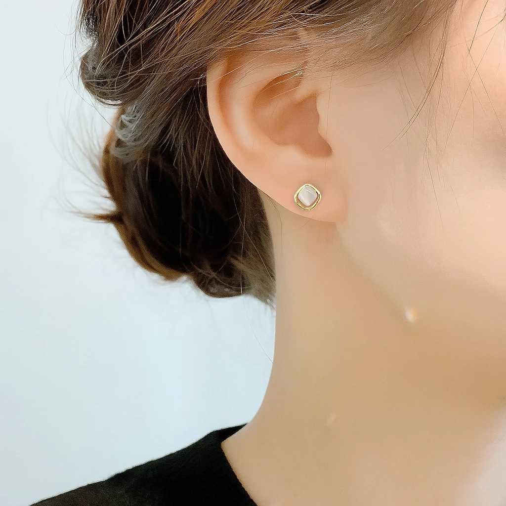 铜合金耳饰 猫猫石镂空耳钉女轻奢高级感2025年新款爆款气质耳环