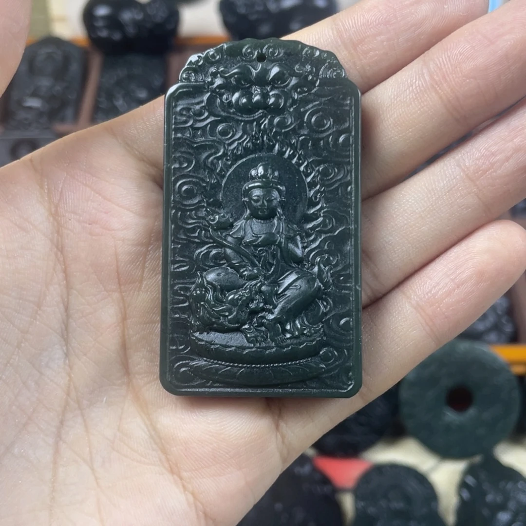 颈饰未镶嵌和田玉（青玉）