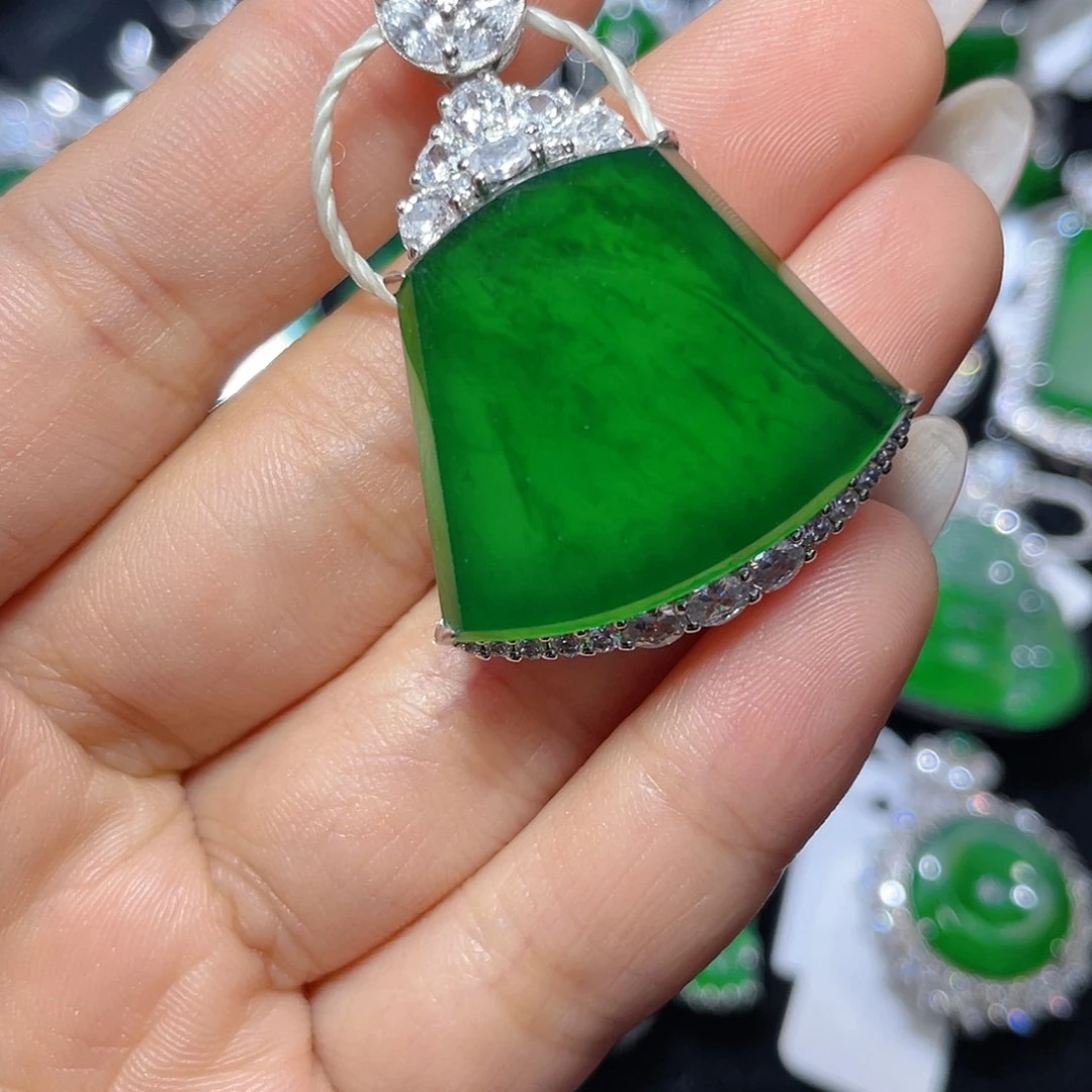 翡翠颈饰银S925镶嵌翡翠