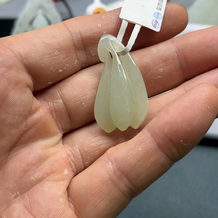 和田玉未镶嵌颈饰籽****y