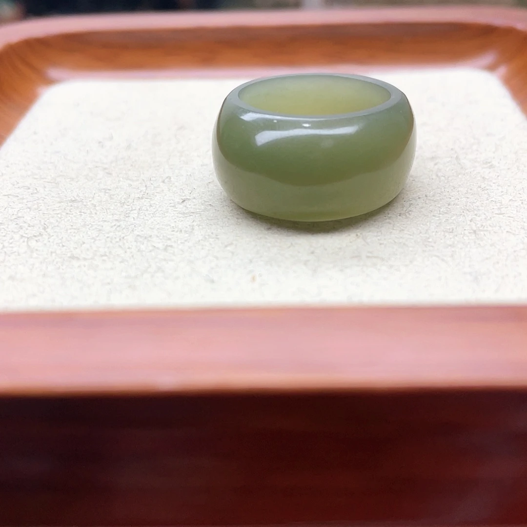 和田玉戒指未镶嵌小**?湖水小馒头12号