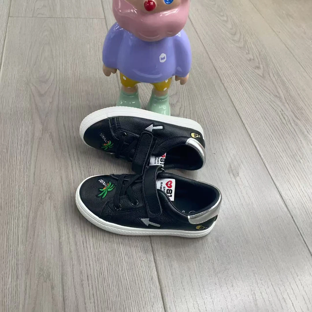 8063芭芭鸭春秋低帮纯色女童男童男女通用休闲鞋百搭女鞋鞋子