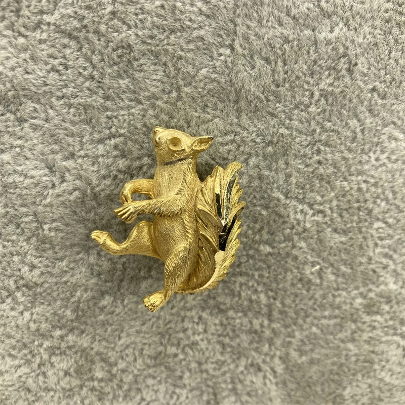 合金胸针 金色松鼠胸针1-7【2061223-052】