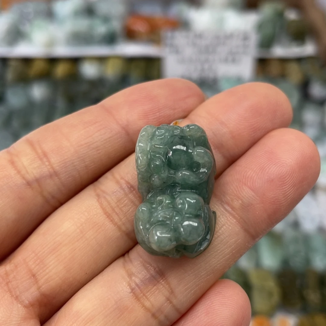 颈饰未镶嵌翡翠貔貅