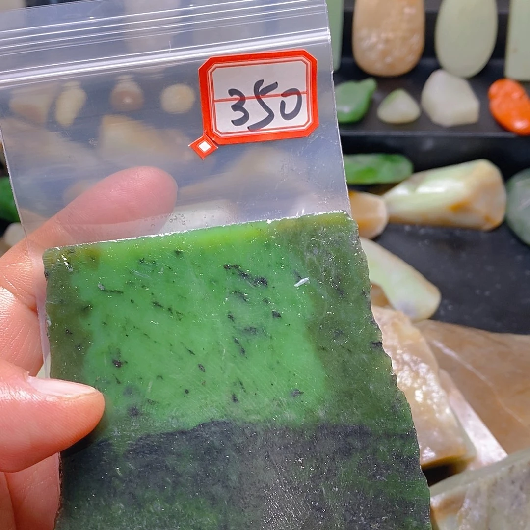 未镶嵌和田玉（糖玉）珠宝半成品大***瘩