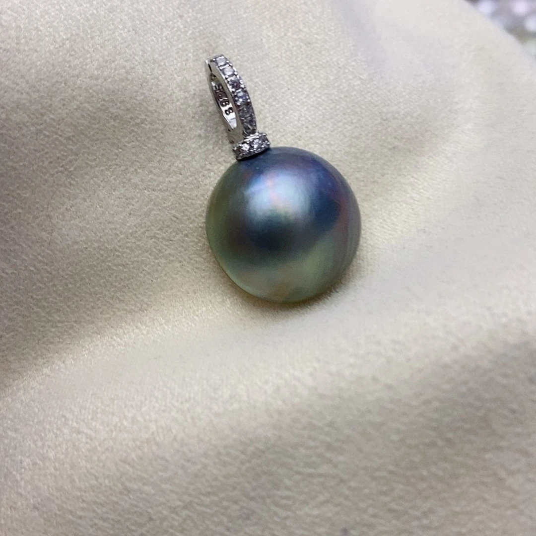 【闪购商品】银S925镶嵌拼合珍珠（马贝珠）颈饰