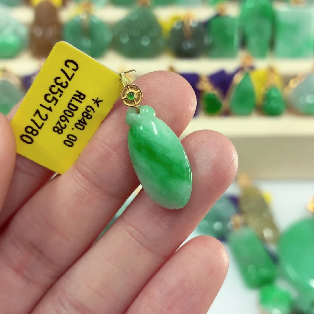 翡翠18K金镶嵌颈饰