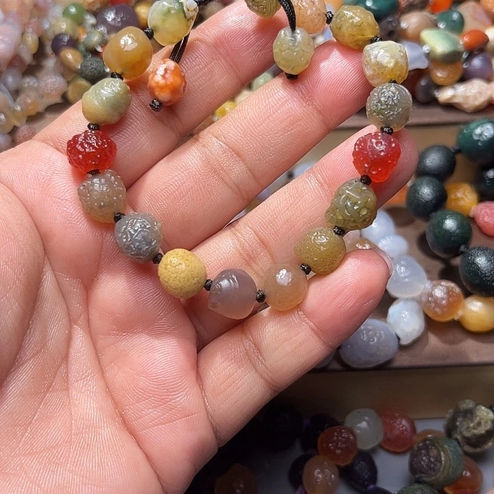 阿拉善彩玛瑙手串