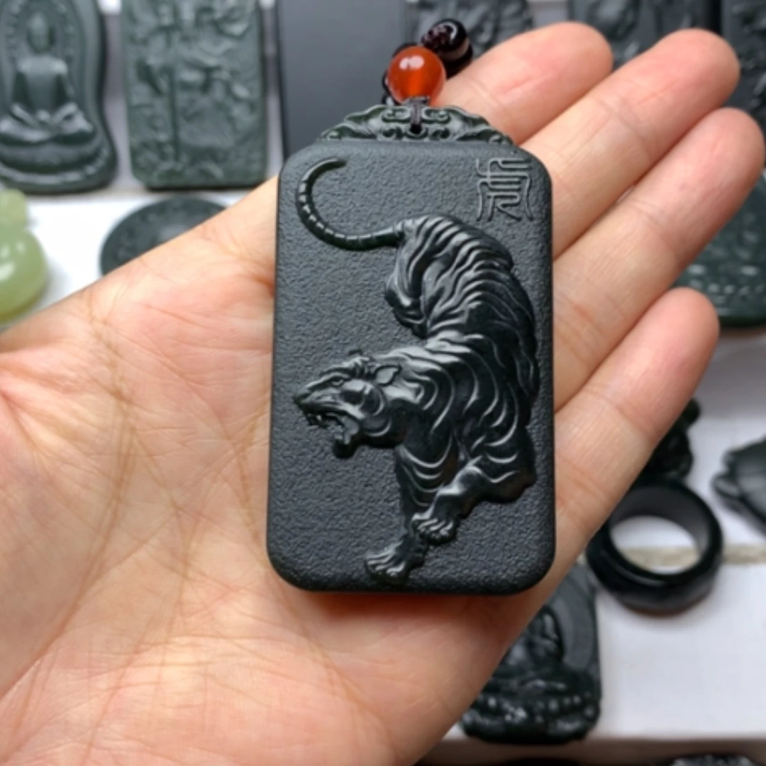 【闪购商品】颈饰未镶嵌和田玉双面雕刻