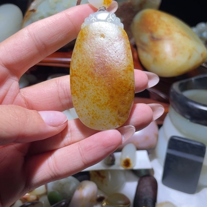 未镶嵌和田玉（子料）挂件