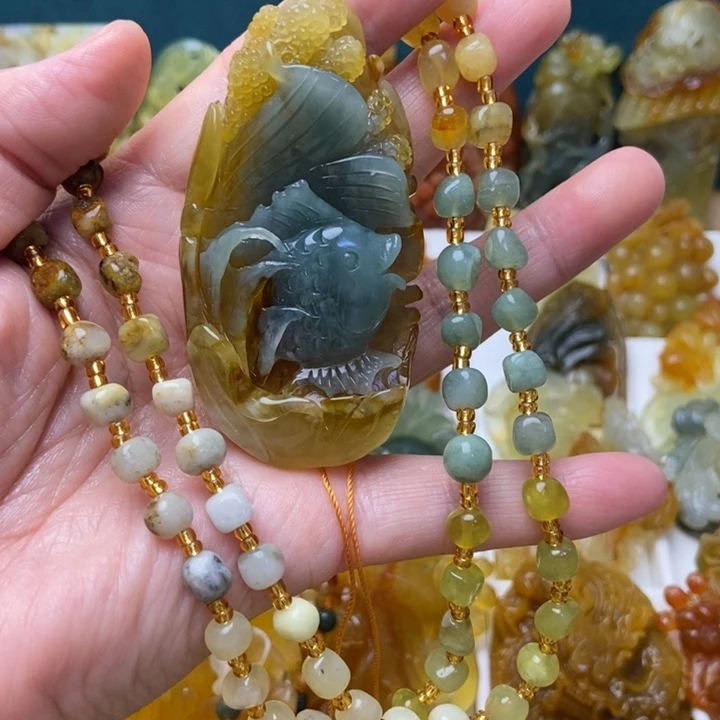 换***，蛇纹石玉未镶嵌颈饰