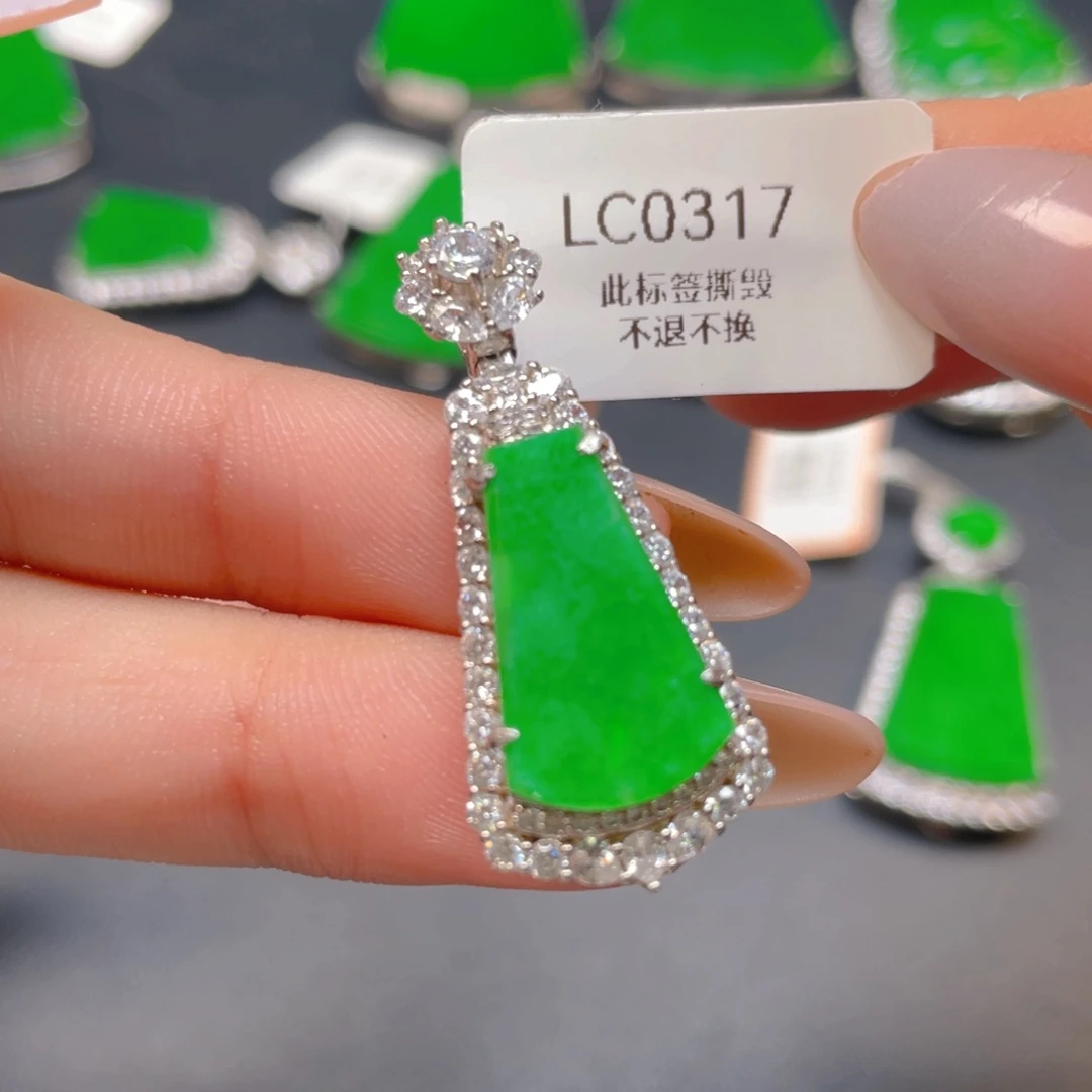 【闪购商品】颈饰银S925镶嵌翡翠翡翠