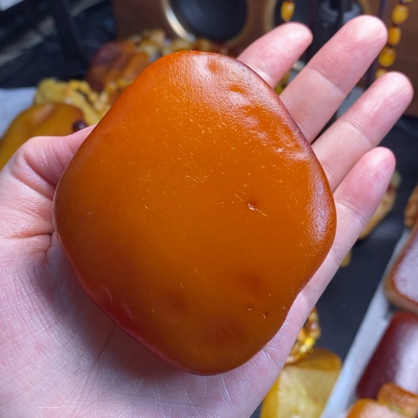 【闪购商品】定制琥珀霸**风裸石，。