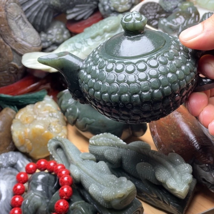 和田玉把件未镶嵌人**途