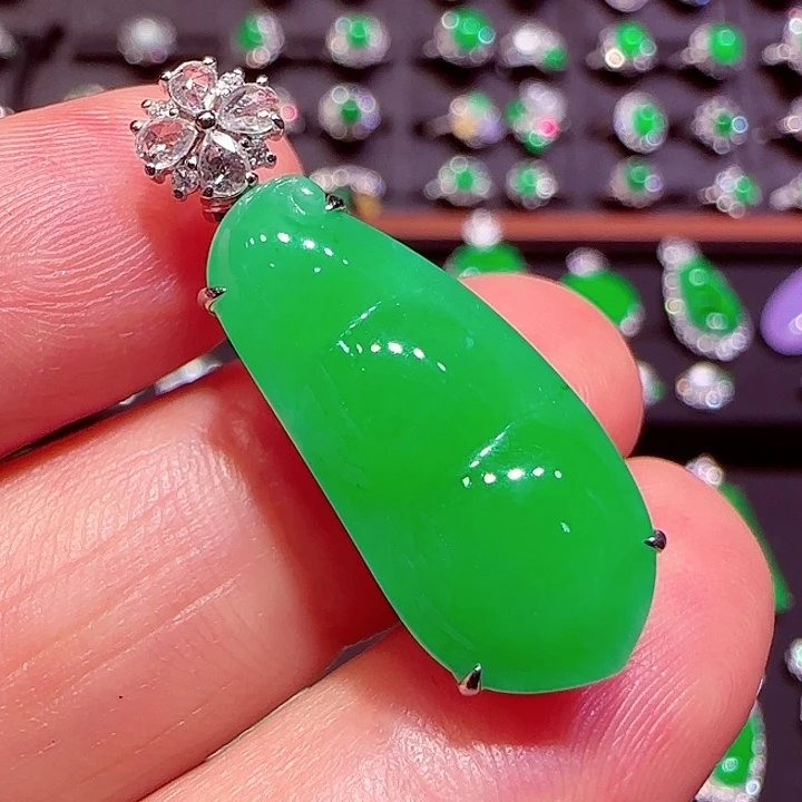 吊坠(不含链)18K金镶嵌翡翠吊坠