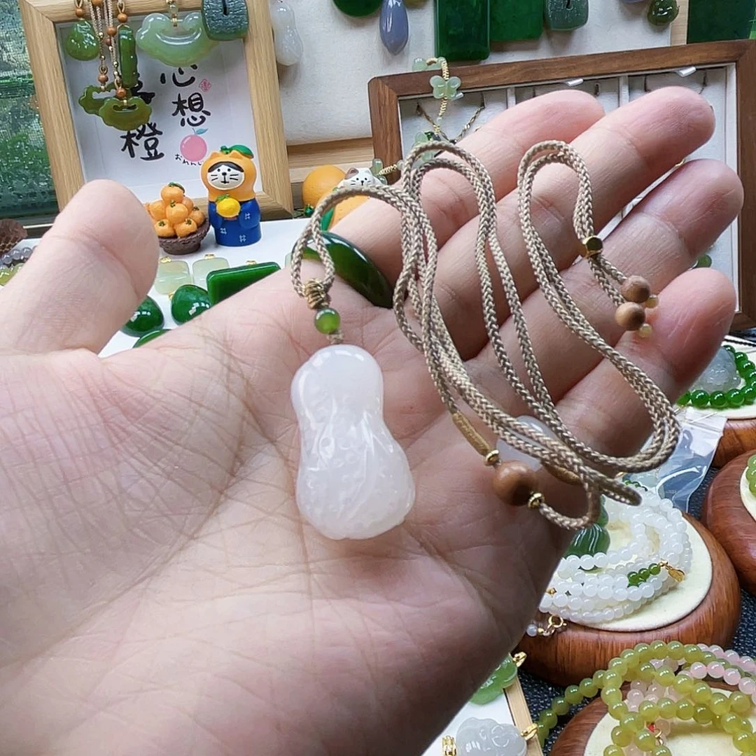 和田玉未镶嵌吊坠(不含链)舒**然