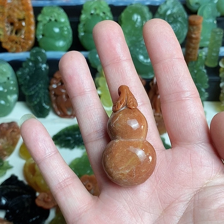 未镶嵌蛇纹石玉颈饰