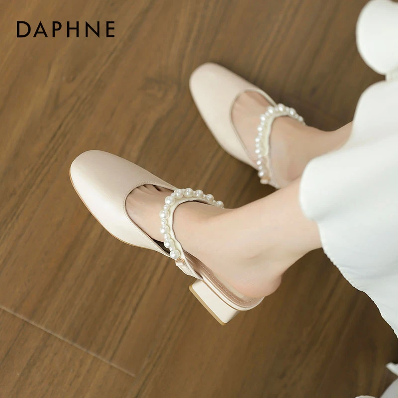 达芙妮包头半拖鞋女夏外穿2025新款夏季女鞋法式配裙子珍珠凉鞋zc