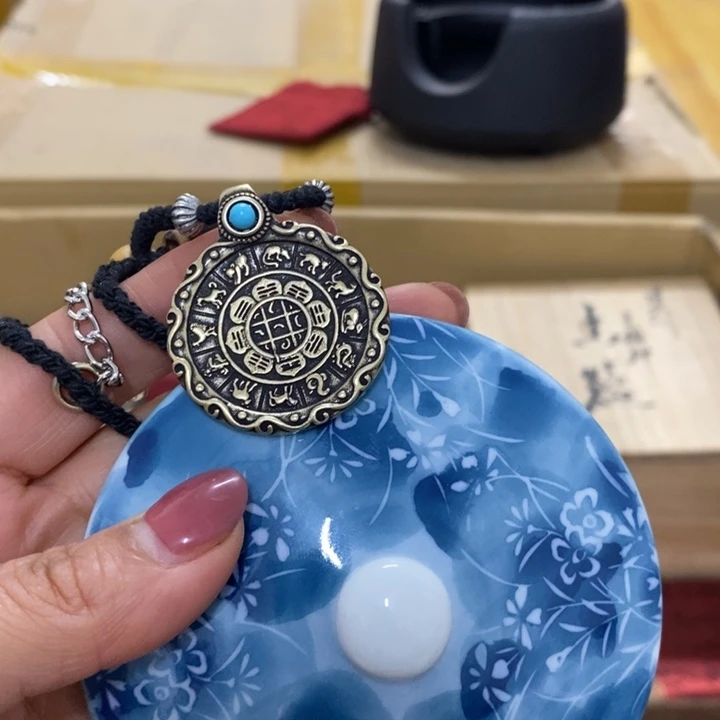 瓷中古工艺品一件