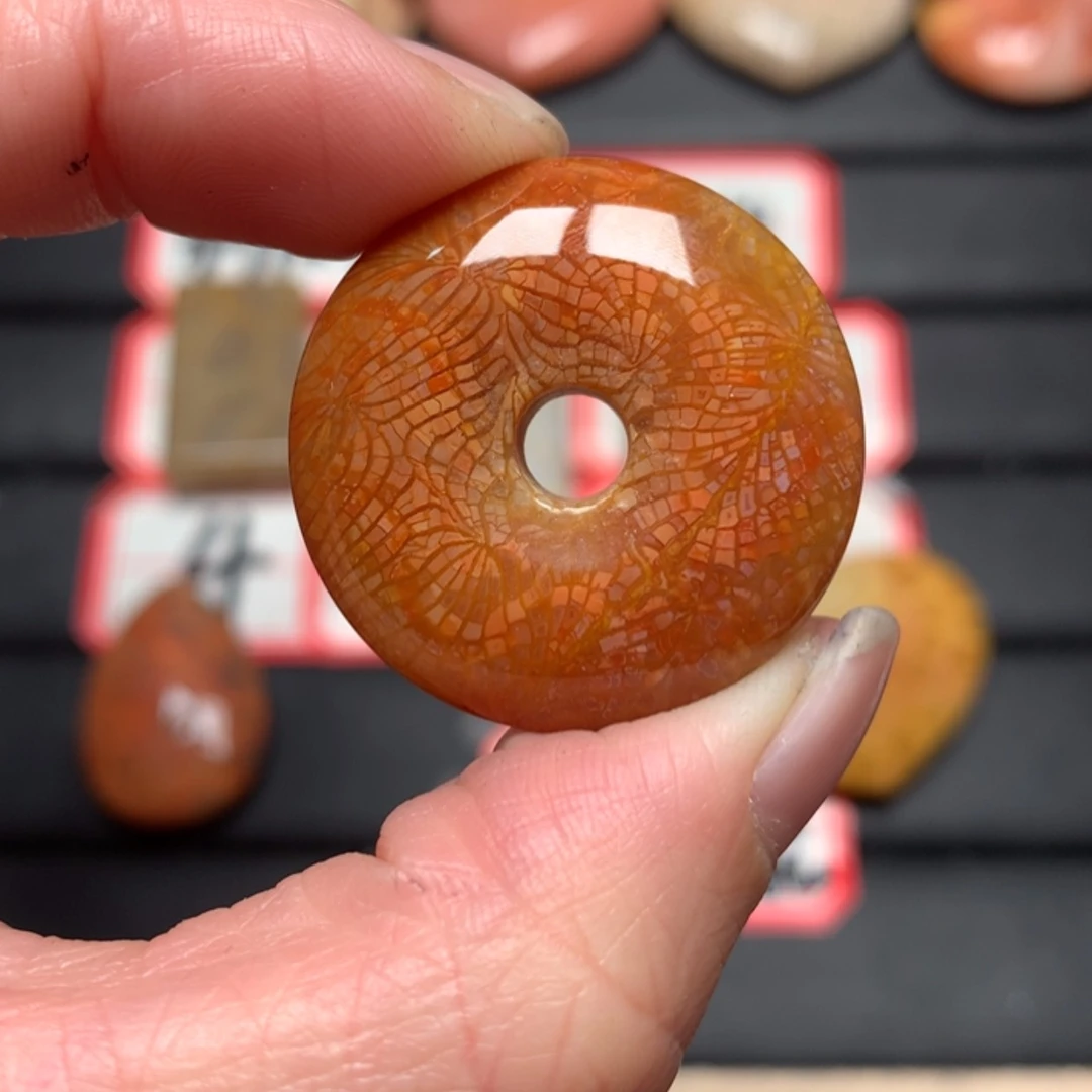 【闪购商品】硅化玉颈饰未镶嵌北*魚