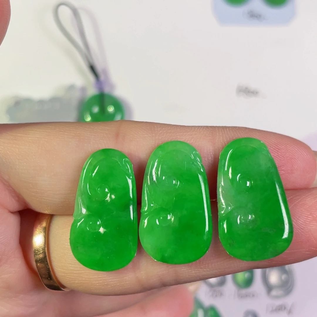 翡翠未镶嵌颈饰裸石