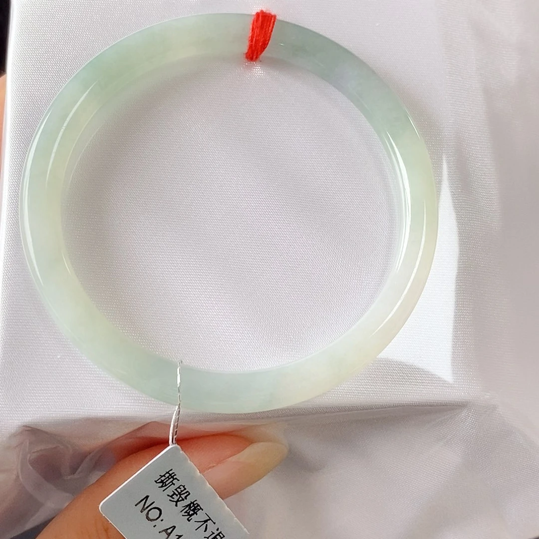 未镶嵌手镯翡翠手镯